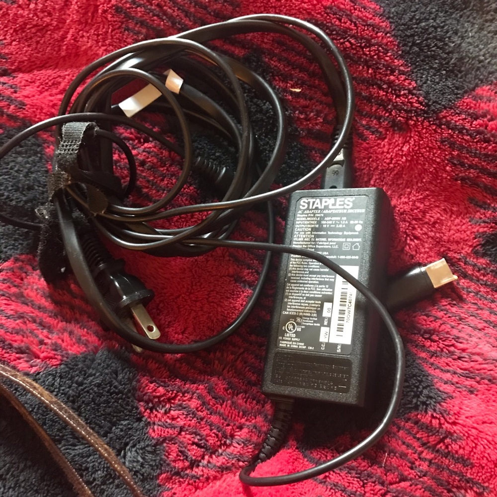 Staples Laptop computer Charger working Condition